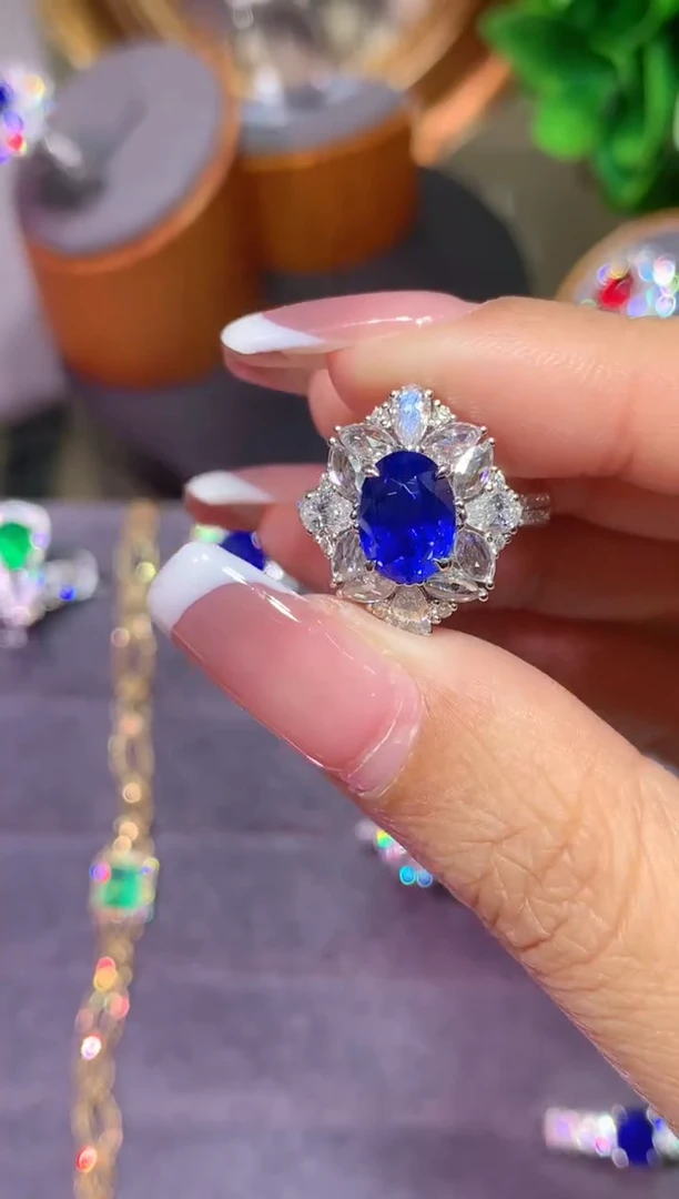 蓝宝石戒指18K金镶嵌3.1CT