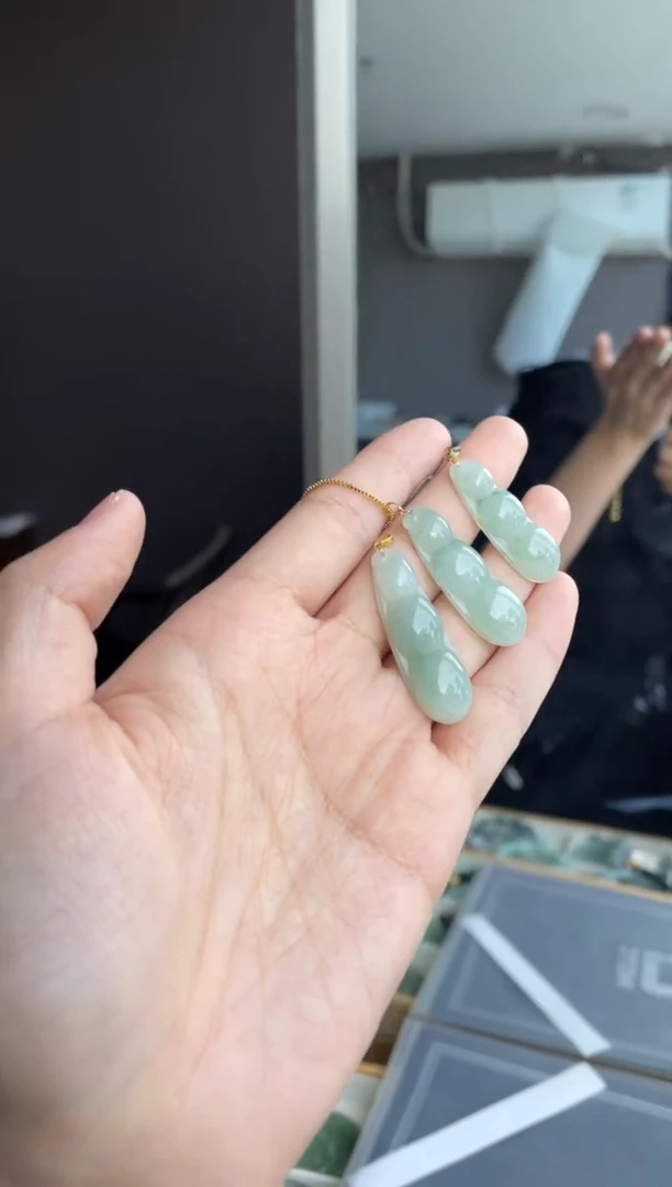吊坠(不含链)18K金镶嵌翡翠天然缅甸A货翡翠多样性发其一
