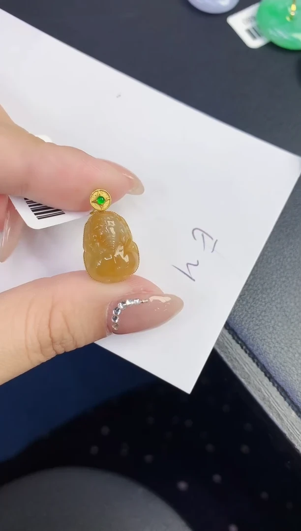 翡翠18K金镶嵌颈饰缅甸天然翡翠A货