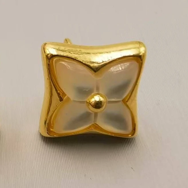 【xz】18K金白贝老花耳钉（单只）