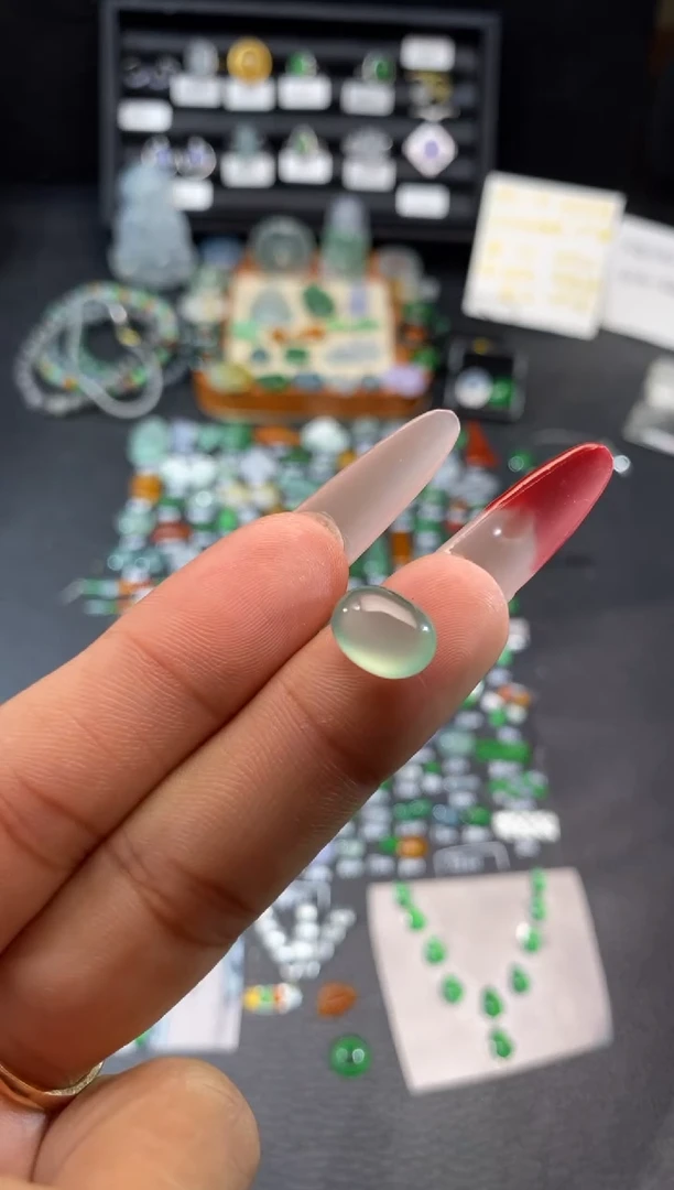 【闪购商品】翡翠挂件未镶嵌蛋面