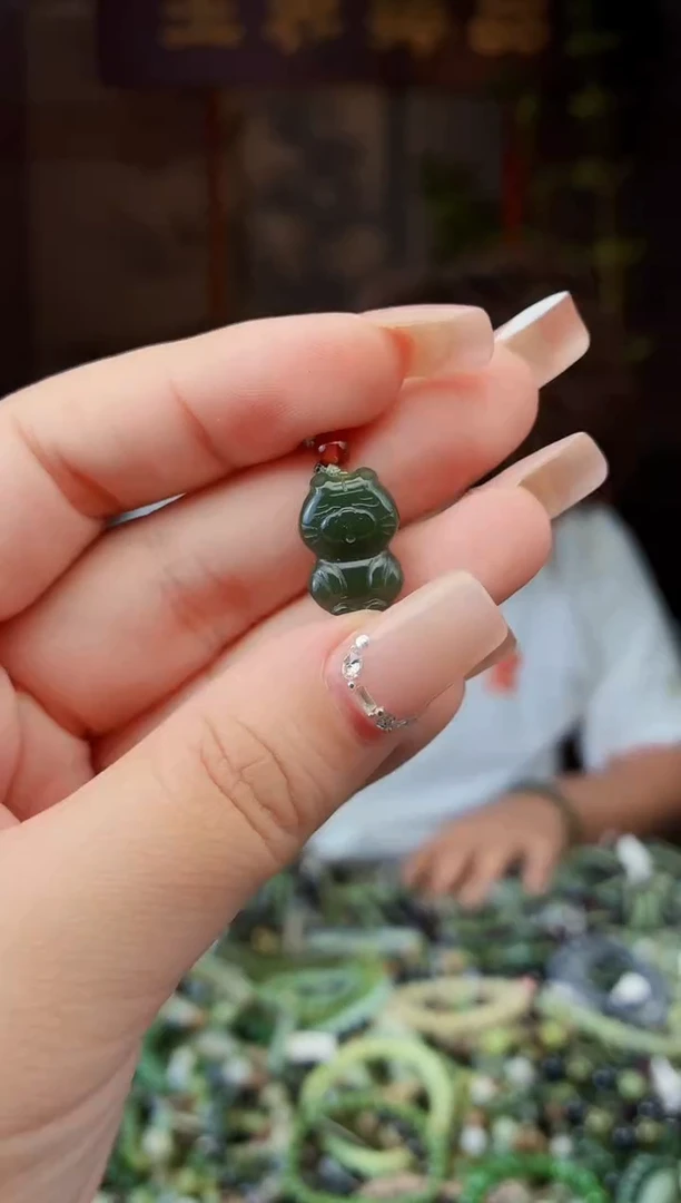 和田玉未镶嵌颈饰拍一发一