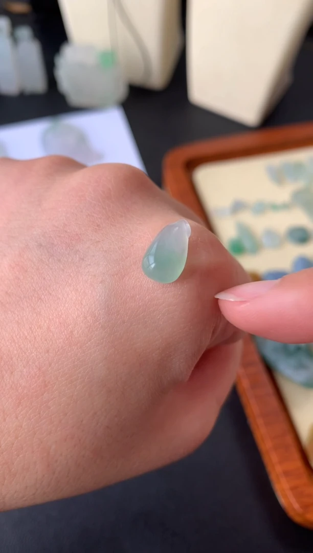 【闪购商品】定制翡翠未镶嵌翡翠