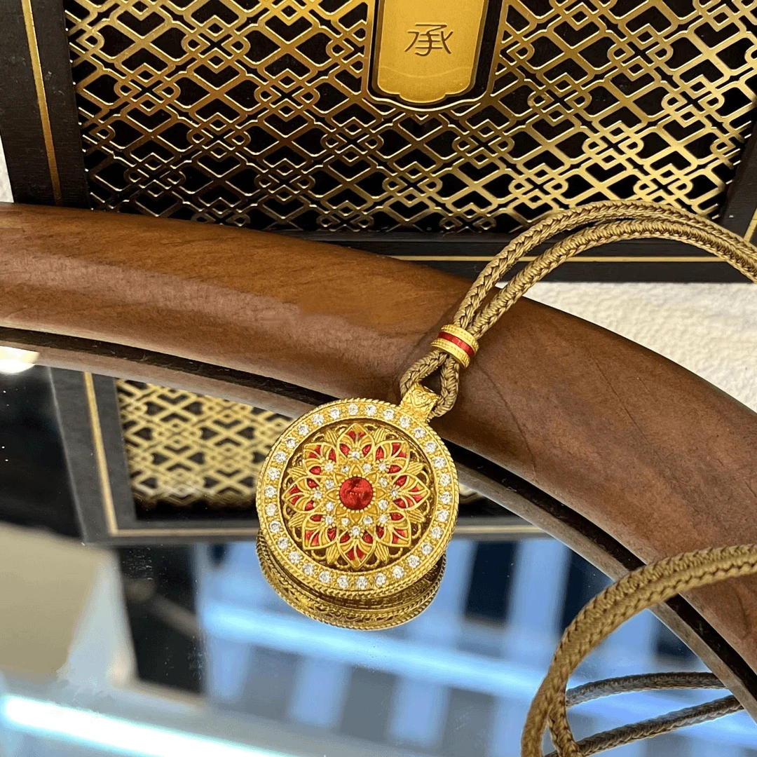 铜合金吊坠 复古繁花似锦罗盘吊坠新中式可转动罗盘挂坠项链