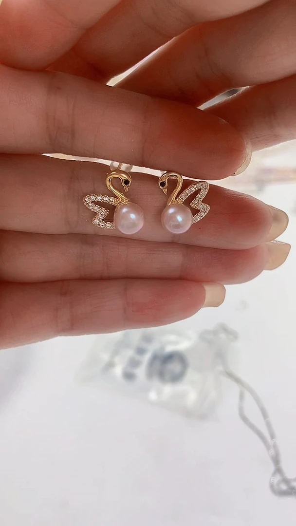 未镶嵌淡水珍珠耳环.