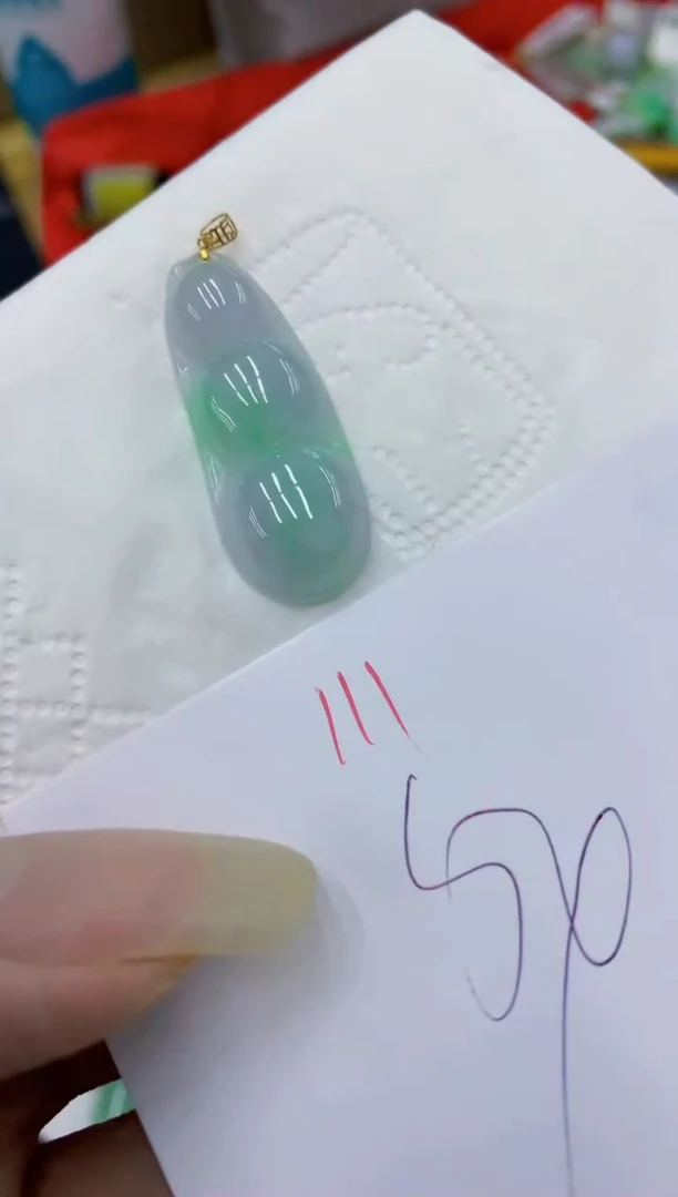 翡翠18K金镶嵌颈饰111111111111