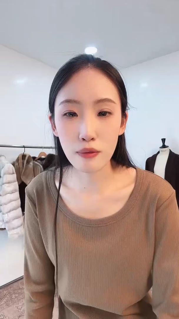 20251026 衣服衣服