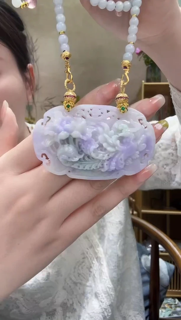 翡翠未镶嵌颈饰吊坠