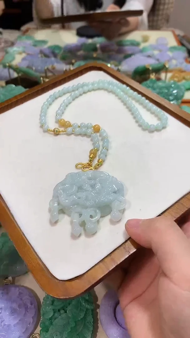 颈饰未镶嵌翡翠吊坠