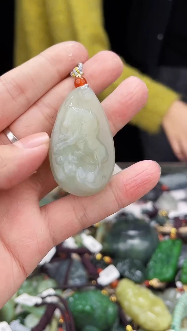 颈饰未镶嵌和田玉1