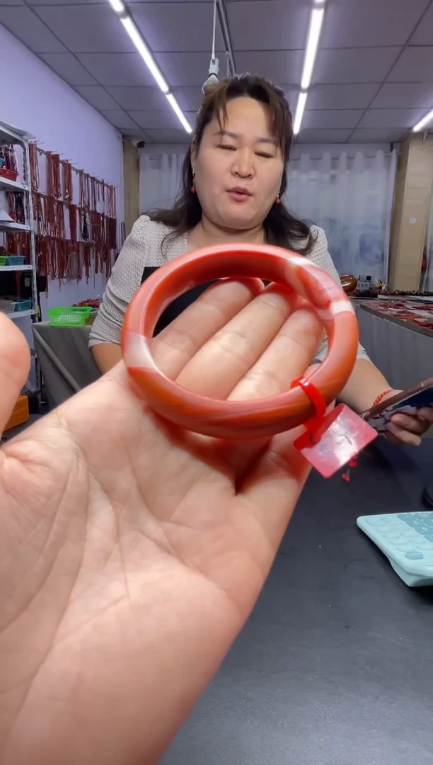 未镶嵌手镯南红玛瑙53