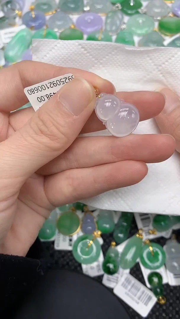 颈饰18K金镶嵌翡翠1111111111