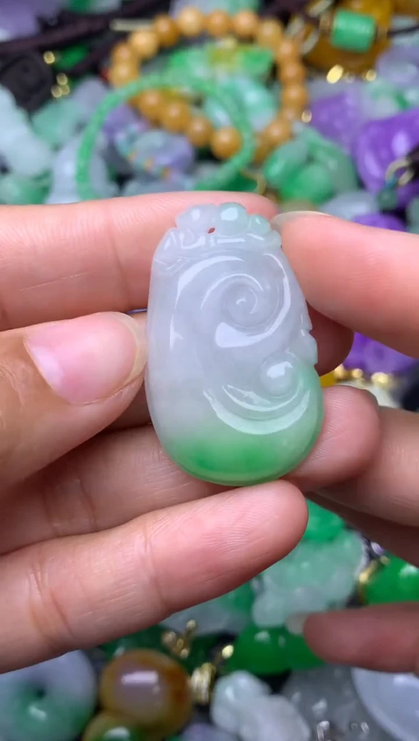 颈饰未镶嵌翡翠缅甸翡翠吊坠