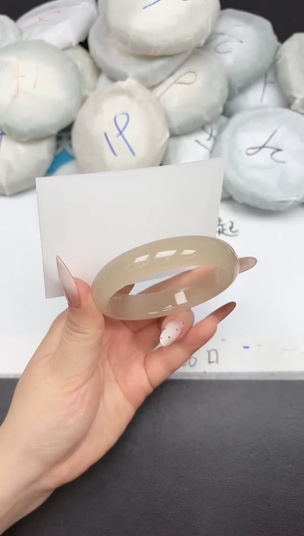 未镶嵌手镯石英质玉A170/56.4