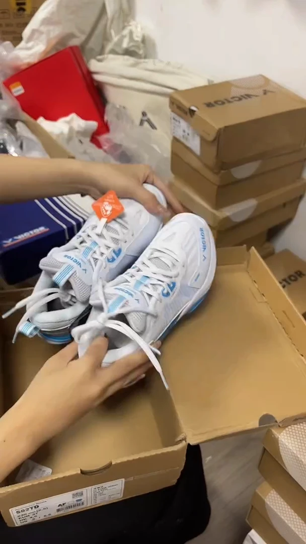 威克多正品微瑕 35  S82  37码