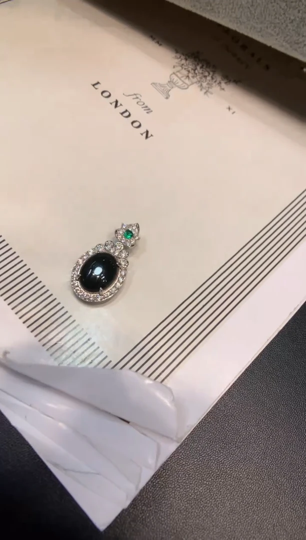颈饰银S925镶嵌翡翠蛋面