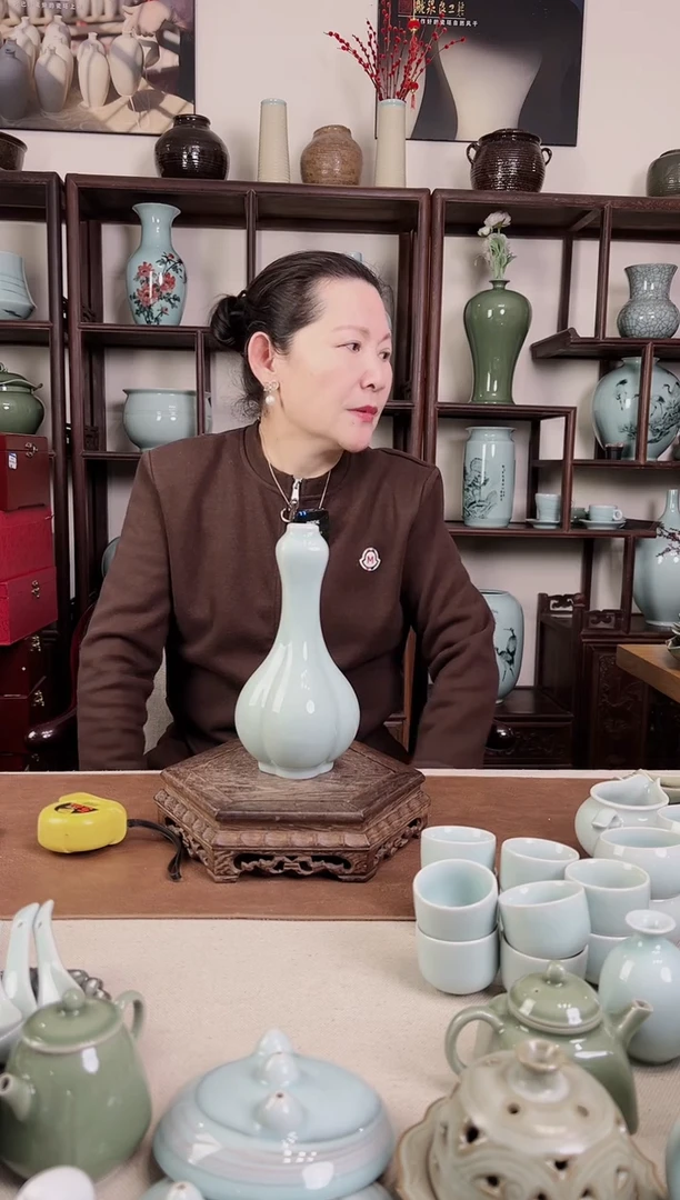 【闪购商品】杯青瓷 粉青 蒜头瓶