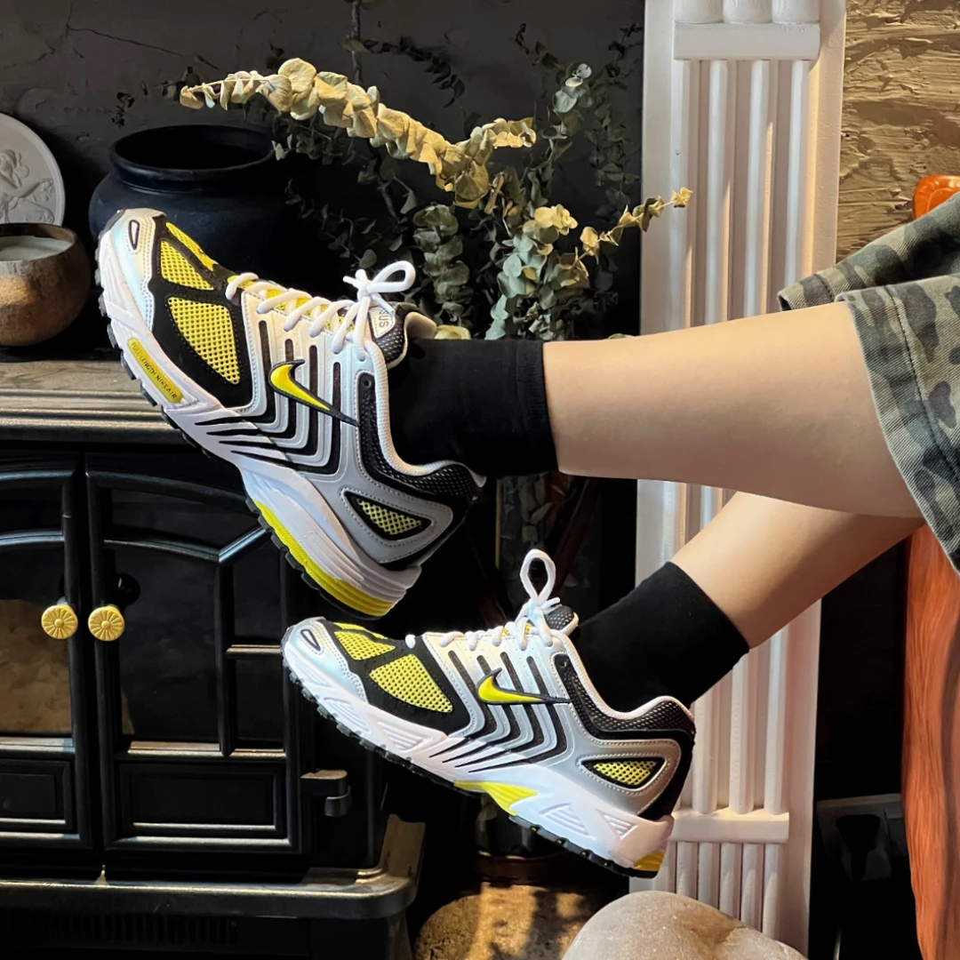 NIKE耐克女子AIR PEGASUS 飞马2005透气运动休闲跑步鞋HQ5718-100