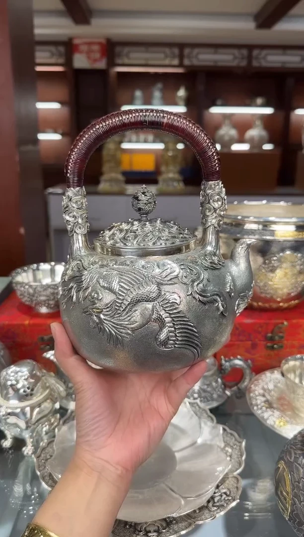 默*言足银手工精工老师高浮雕錾刻凤穿牡丹提梁烧水壶