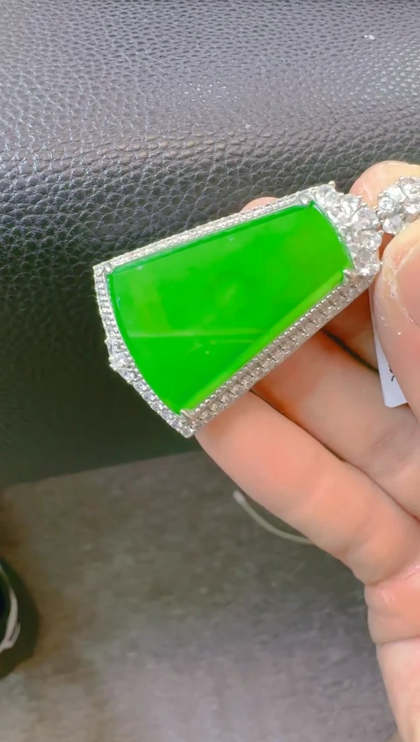 吊坠(赠链)银S925镶嵌翡翠天然A货翡翠