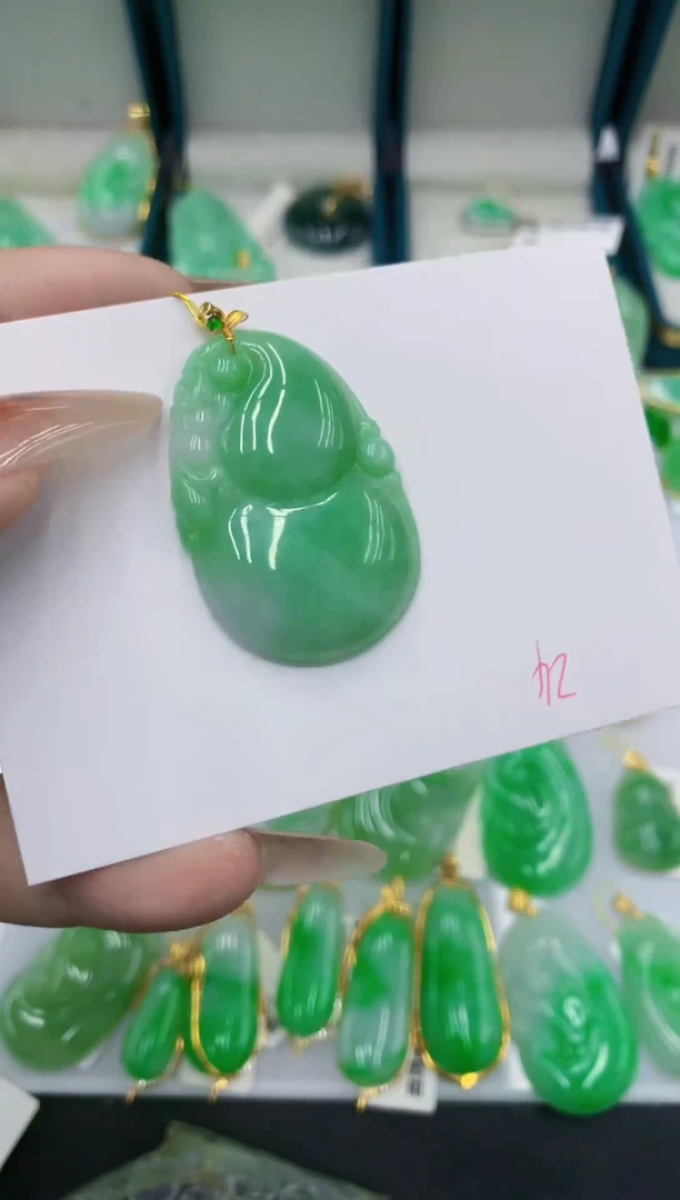 颈饰18K金镶嵌翡翠11111