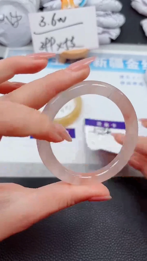 【闪购商品】石英质玉手镯未镶嵌526