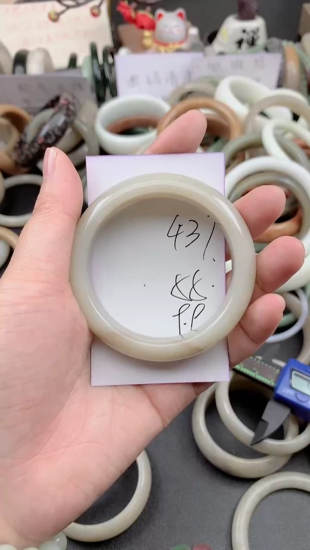 未镶嵌手镯石英质玉437