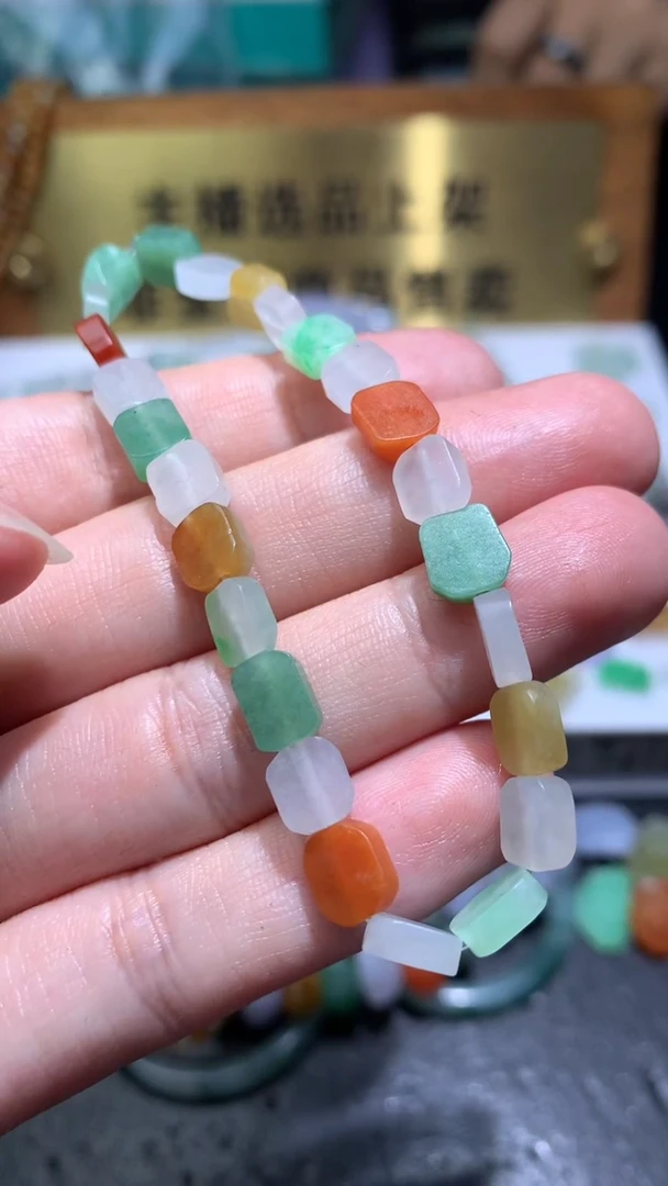 未镶嵌定制翡翠毛货