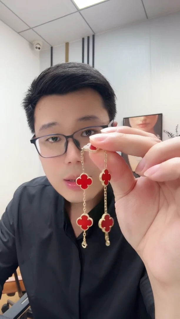 18K金镶嵌手链玛瑙/玉髓红色k黄，五花手链