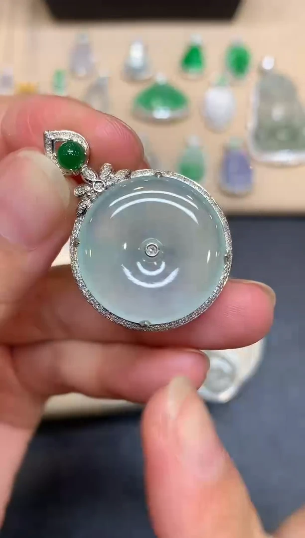 颈饰18K金镶嵌翡翠平安扣【无服务费【48小时鉴赏期】