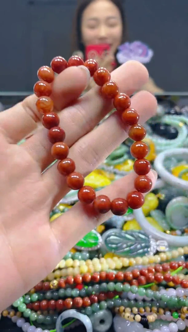 颈饰未镶嵌翡翠8MM/D/翡翠A货，一件也是批发价