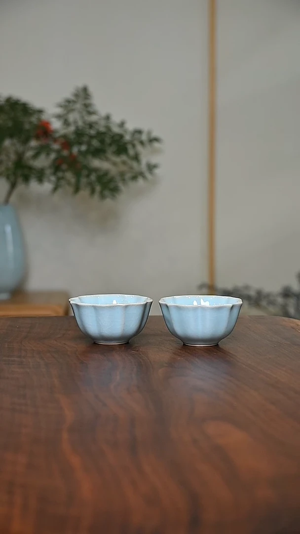 宝相杯2只 天青 微瑕 朱家汝窑款