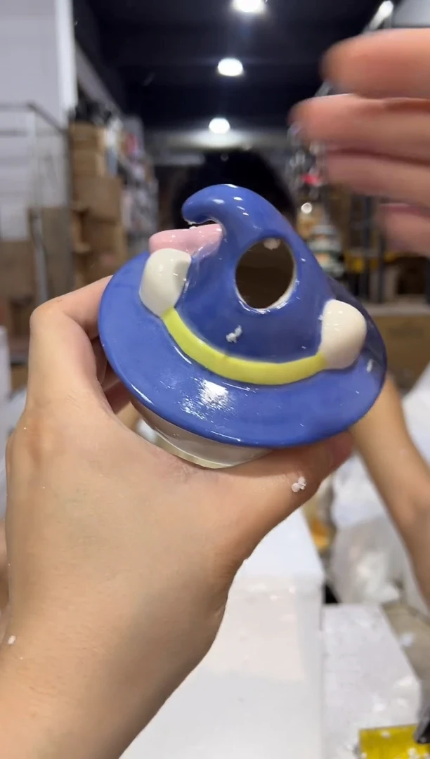 瓷片魔法kt猫花插摆件微瑕