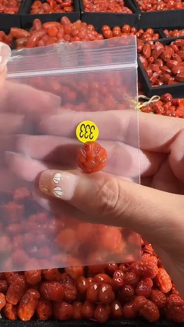 颈饰未镶嵌南红玛瑙1