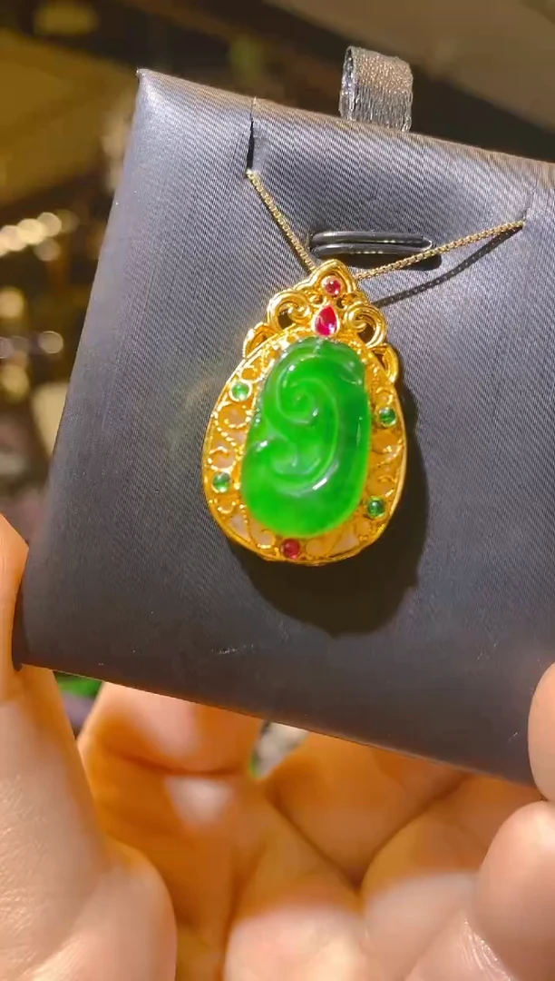 【闪购商品】翡翠吊坠(赠链)18K金镶嵌002（多样性发货）（赠金链）