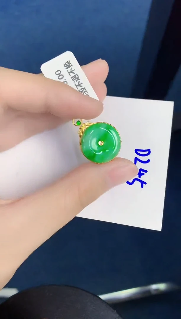 翡翠18K金镶嵌颈饰天然翡翠緬甸A貨