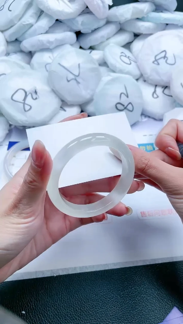 【闪购商品】石英质玉手镯未镶嵌17J122-54