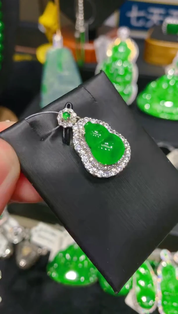 【闪购商品】翡翠颈饰未镶嵌33一季