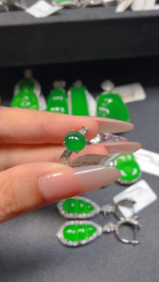 银S925镶嵌戒指翡翠000