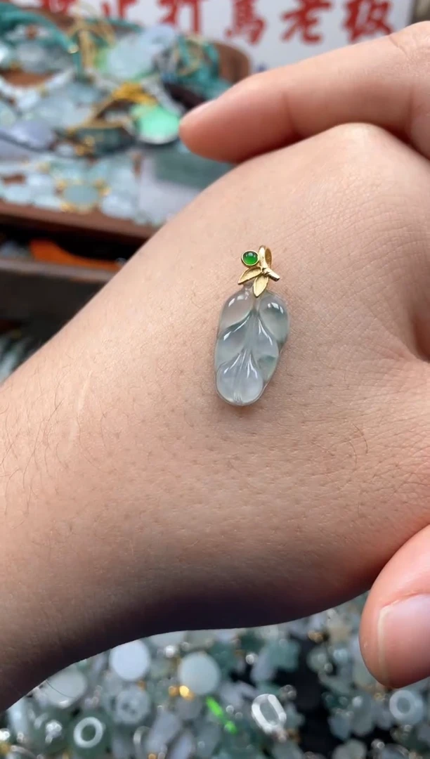 【闪购商品】翡翠颈饰未镶嵌哥哥