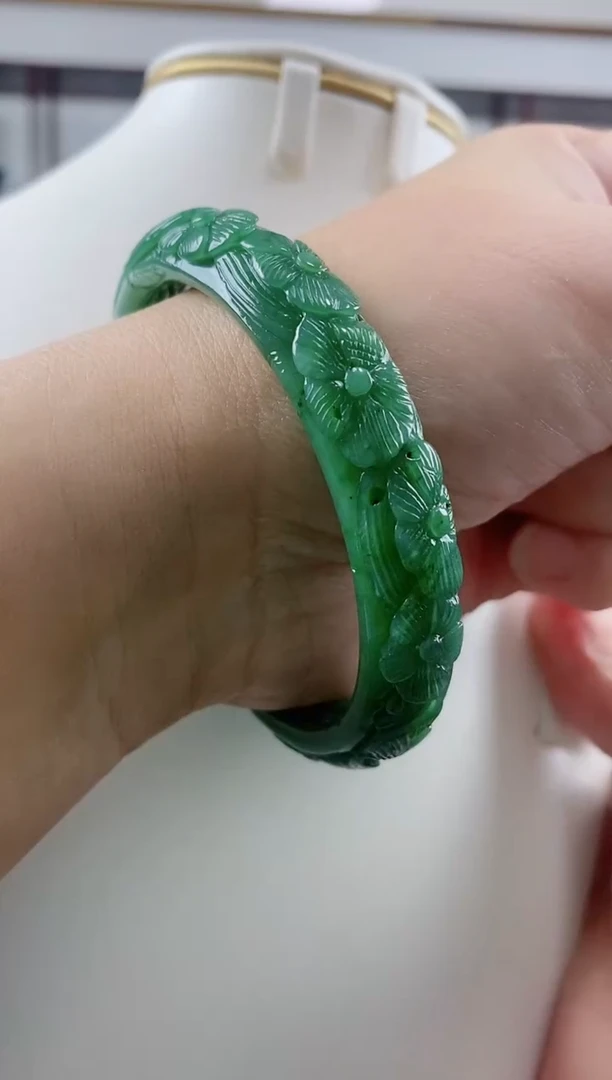 未镶嵌手镯和田玉60
