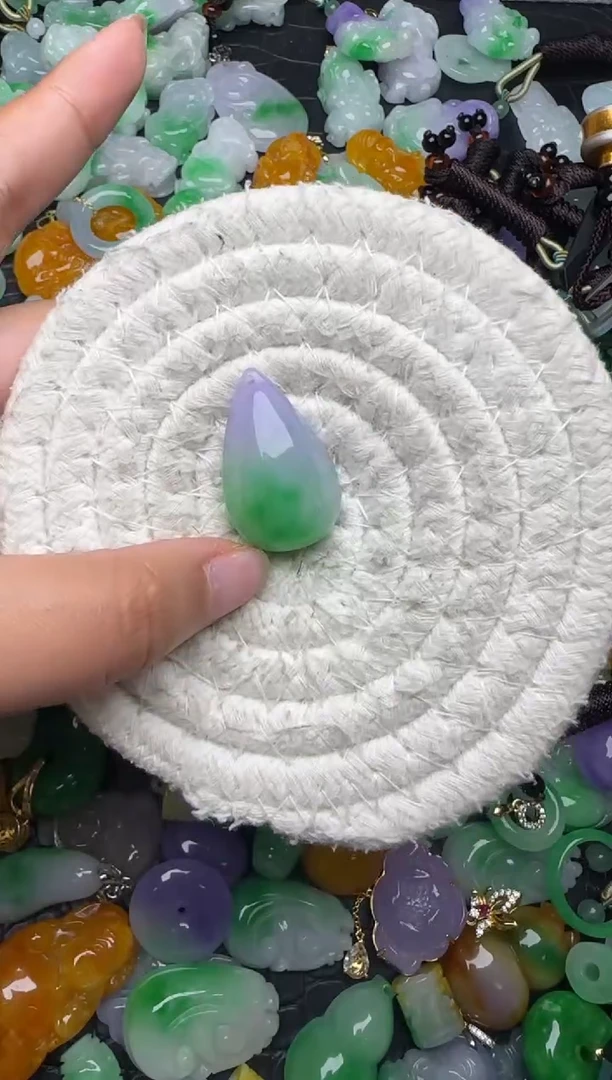 颈饰未镶嵌翡翠缅甸翡翠吊坠