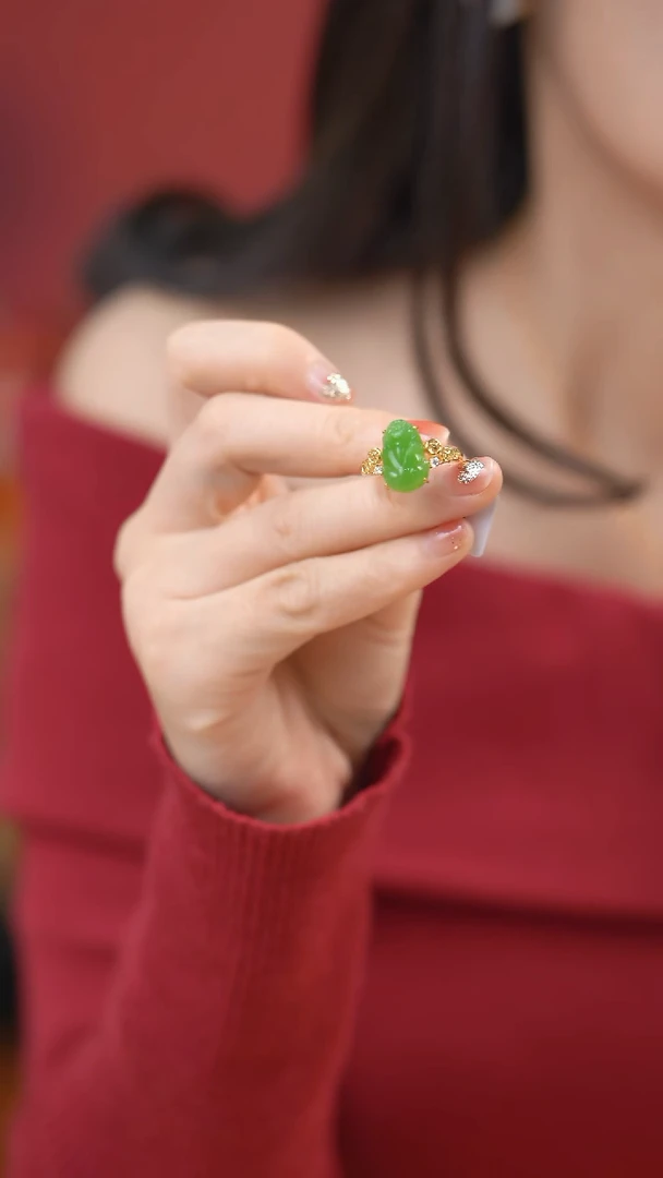 【闪购商品】和田玉戒指银S925镶嵌苹果绿貔貅戒指HNZ8657