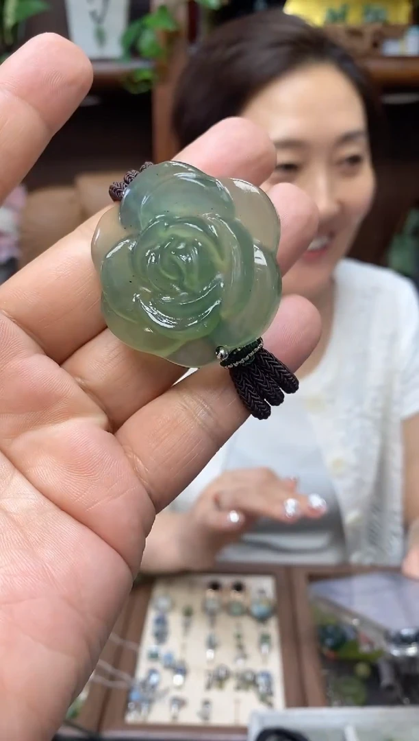 未镶嵌岫玉吊坠·