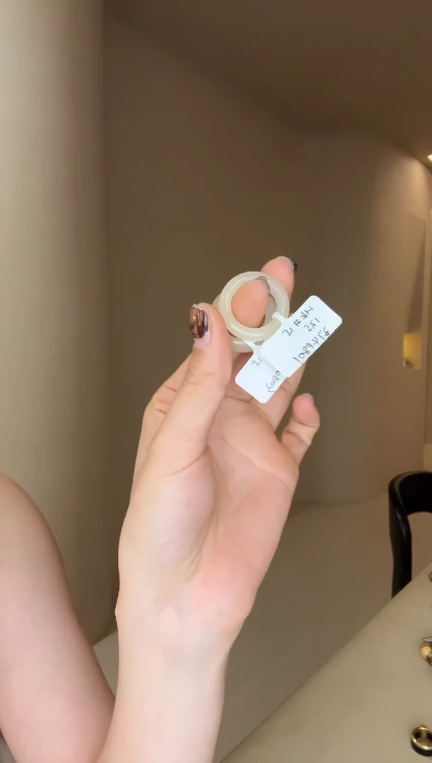 未镶嵌戒指和田玉15码俏色蜂蜜水多样性发其一