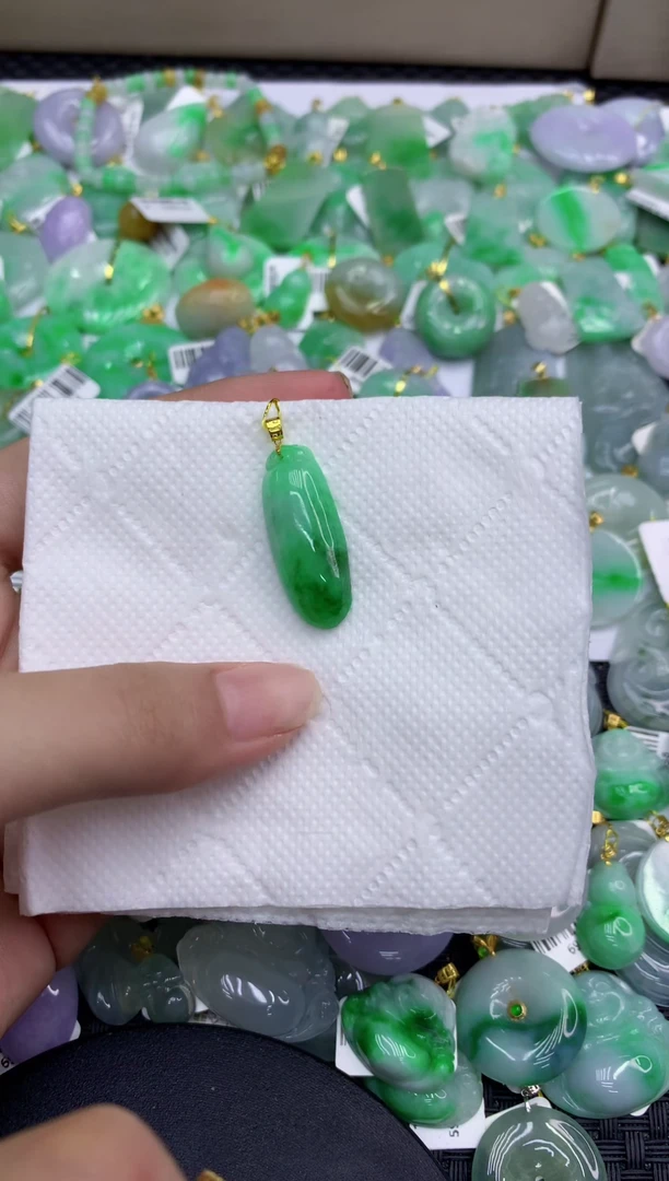 颈饰18K金镶嵌翡翠天然缅甸A货翡翠