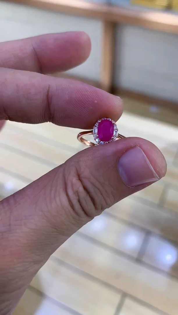 【闪购商品】红宝石戒指银S925镶嵌........