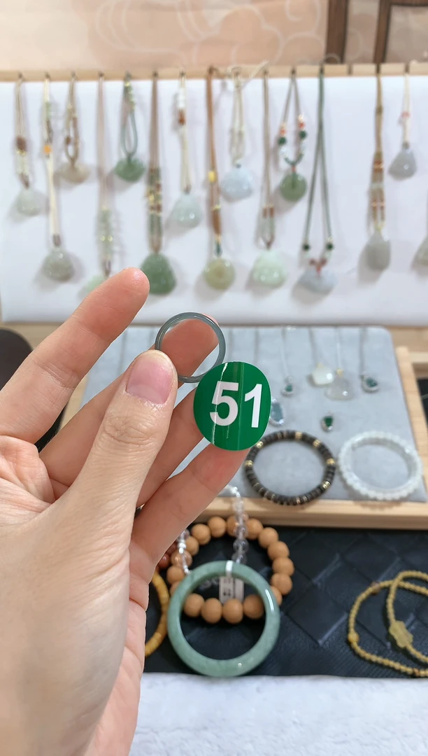 翡翠戒指未镶嵌今***没戒指4