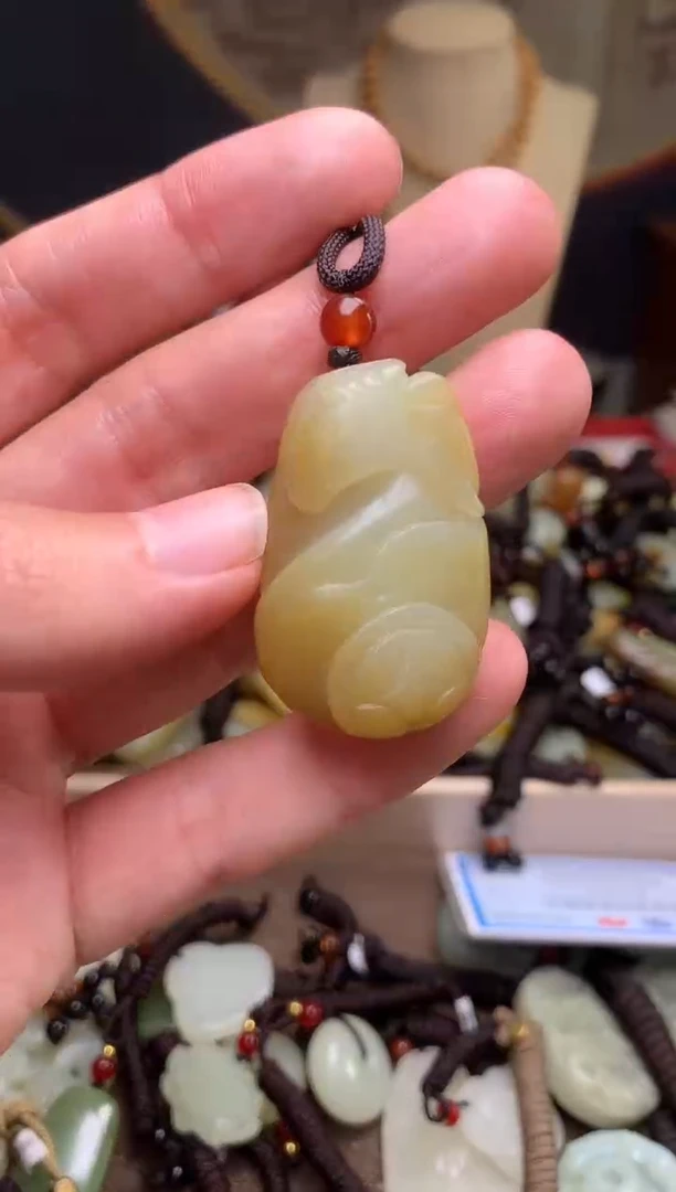 颈饰未镶嵌和田玉新疆料青海料清水和田玉吊坠