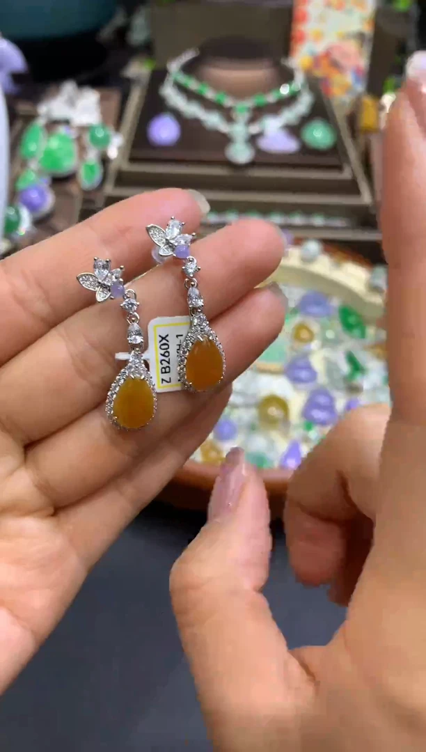 【闪购商品】翡翠颈饰18K金镶嵌18k天然翡翠吊坠